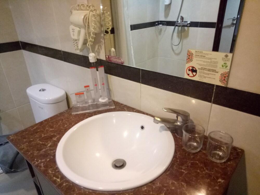 Tjokro Hotel Klaten Екстериор снимка