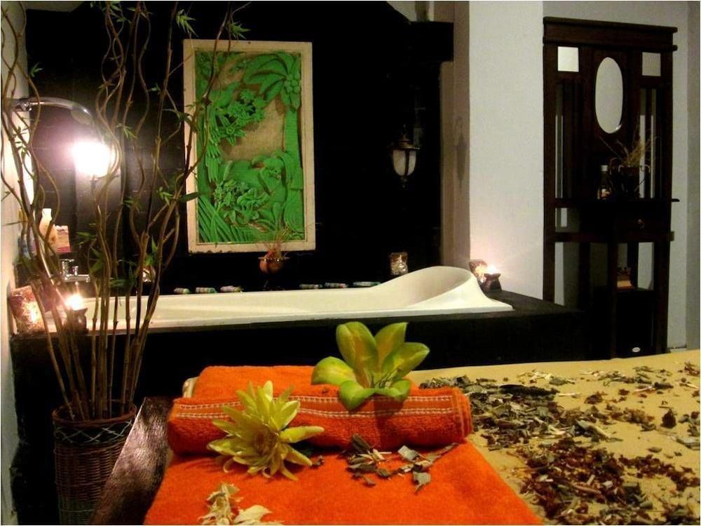 Tjokro Hotel Klaten Екстериор снимка