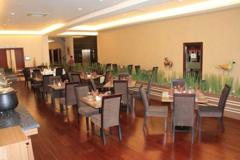 Tjokro Hotel Klaten Екстериор снимка
