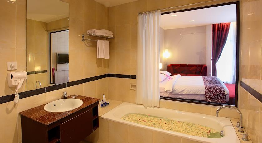 Tjokro Hotel Klaten Екстериор снимка