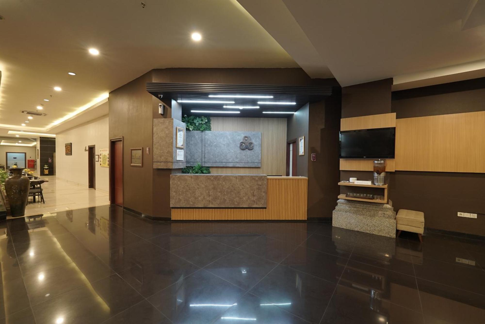 Tjokro Hotel Klaten Екстериор снимка