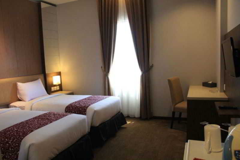 Tjokro Hotel Klaten Екстериор снимка