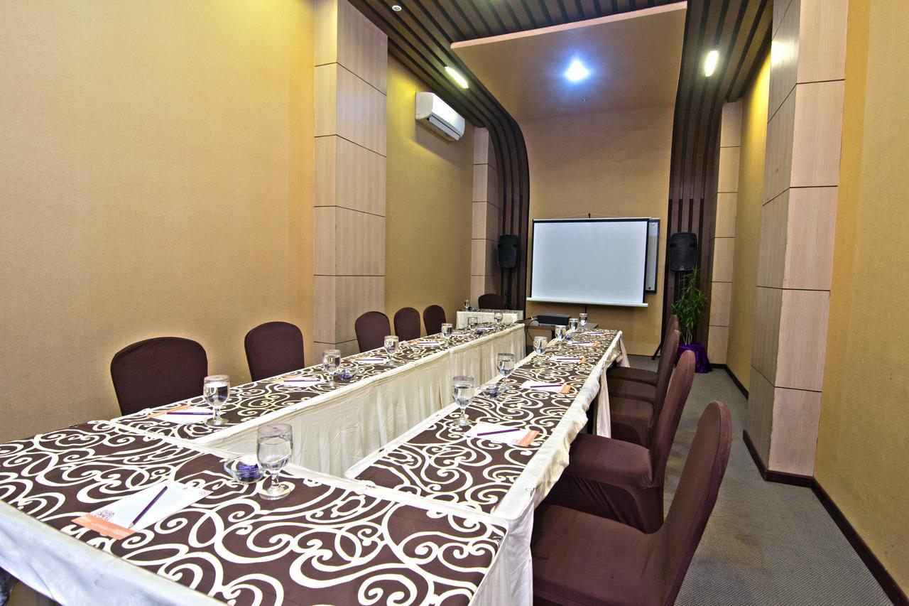 Tjokro Hotel Klaten Екстериор снимка